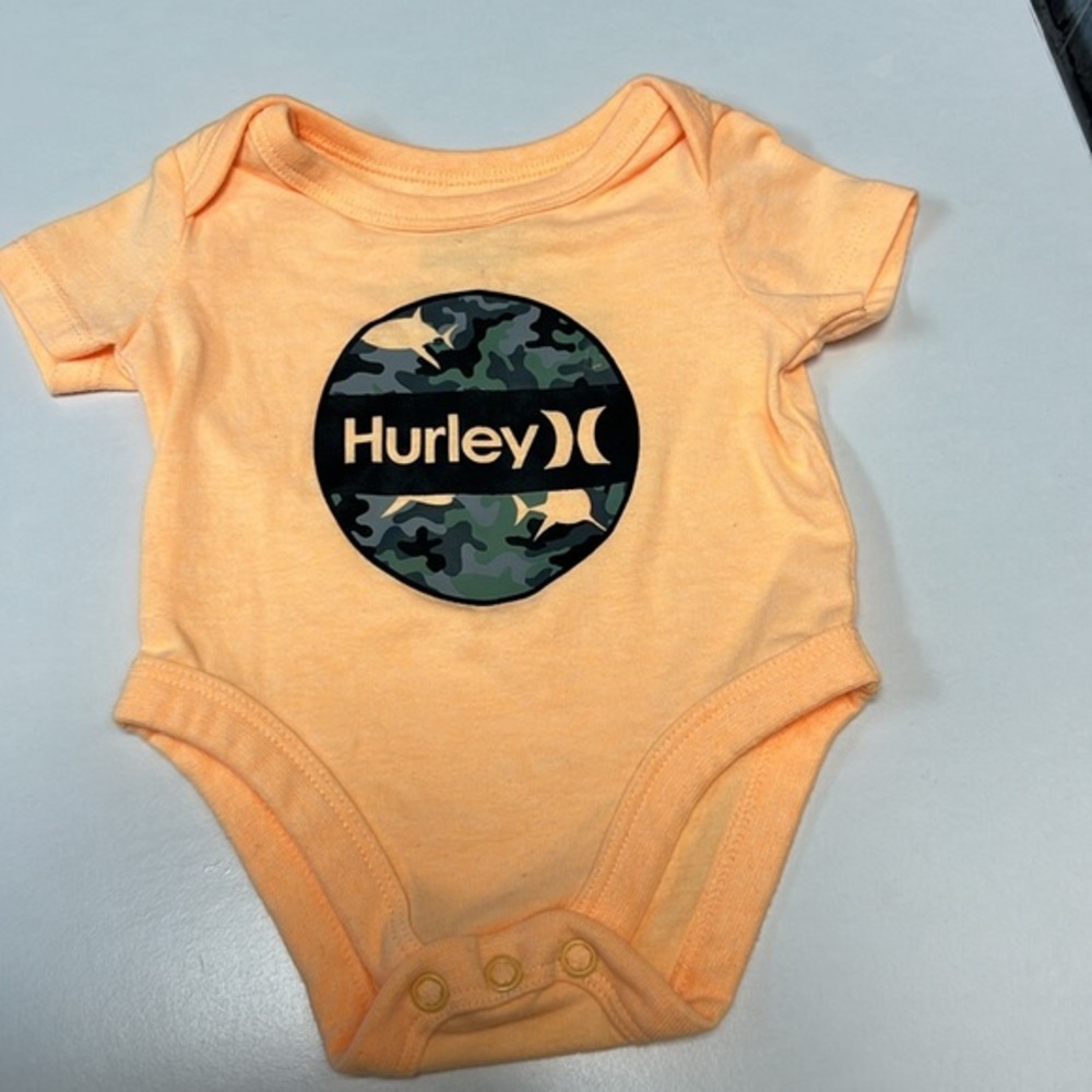Hurley‎ - Picture 5 of 5
